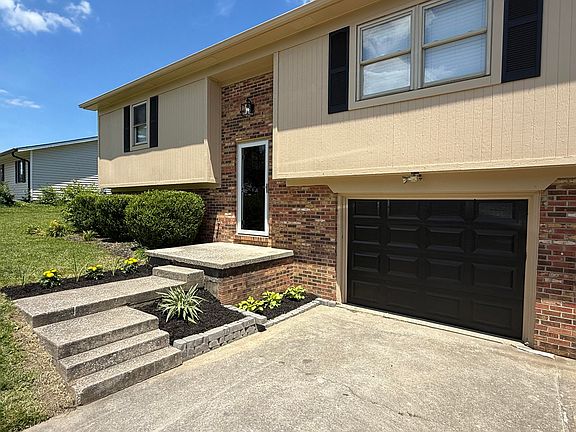 2nd image of 1508 Highlands Dr