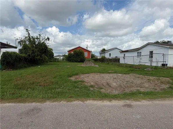 Victoria Ave, Harvey, LA 70058
