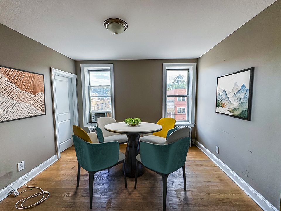 2nd image of 1732 Norman St #33