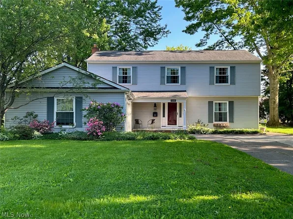 31185 Kimerly Dr, Bay Village, OH 44140