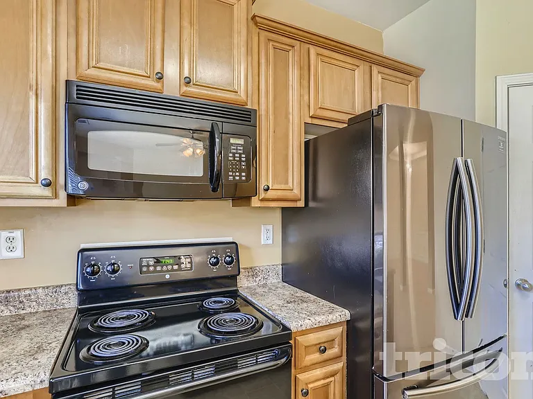 281 Oakland Hills Way — Photo 13