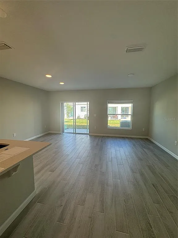 3 bed, 2.5 bath, 1654 sqft, $2,450 — Photo 4