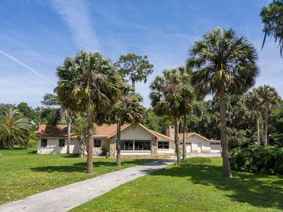 2585 Lakeshore Dr, Mount Dora, FL, 32757