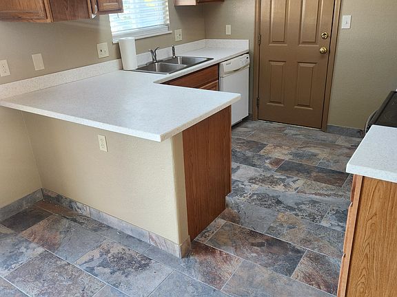 5th image of 966 S Coral Ln