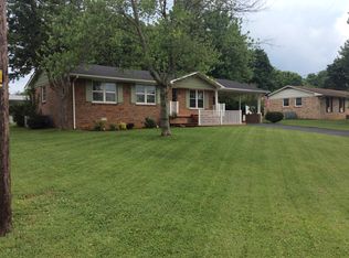 323 Donna Dr, Hopkinsville, KY 42240