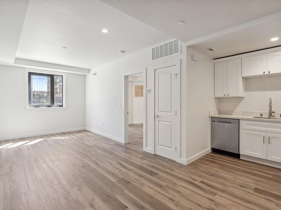 Living / Kitchen / Dining