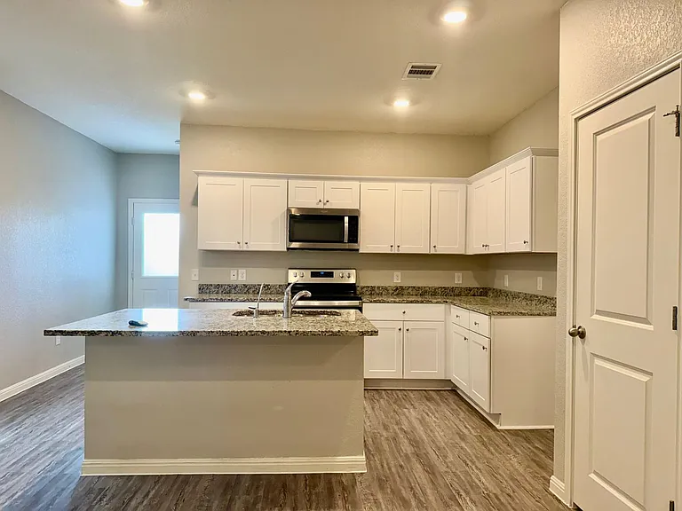 19505 Cloudy Bay Dr — Photo 8