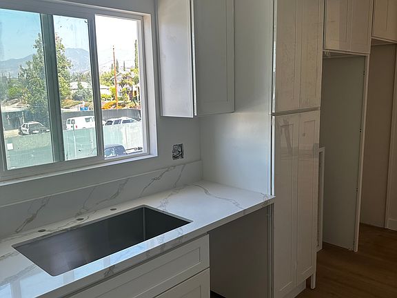 3rd image of 12418 Gain St #2