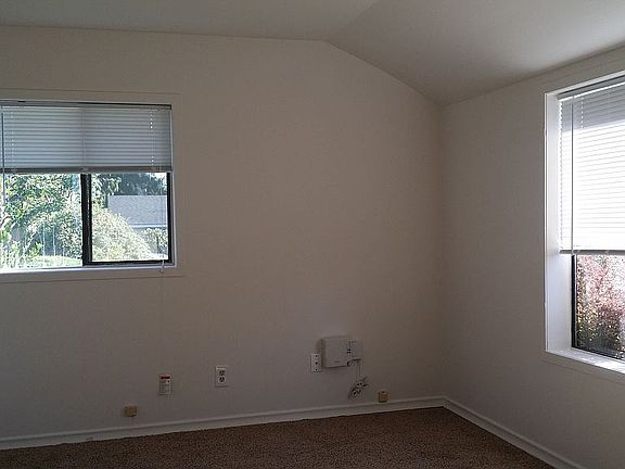 5th image of 4223 164th St SW