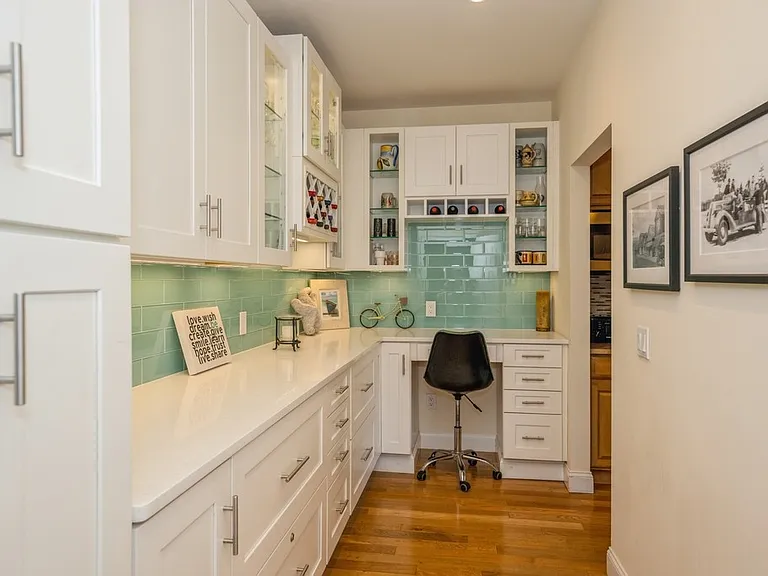 27 Lamb Ave — Photo 10