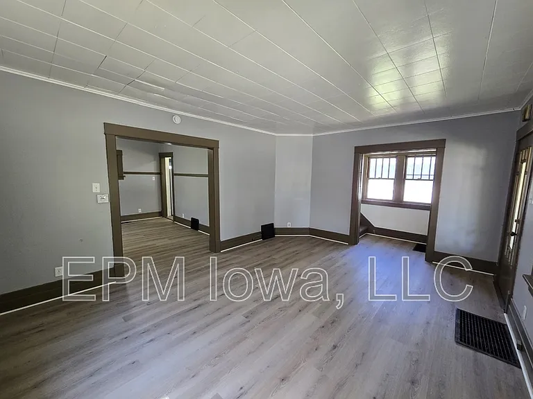 506 Fowler St — Photo 8