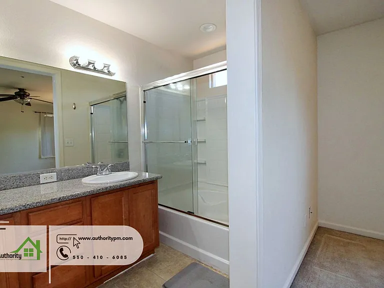 2109 Vienna Way — Photo 23
