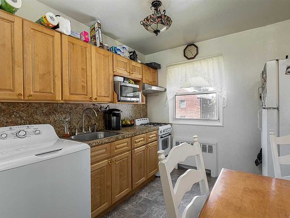 4th image of 155-10 84th St #2