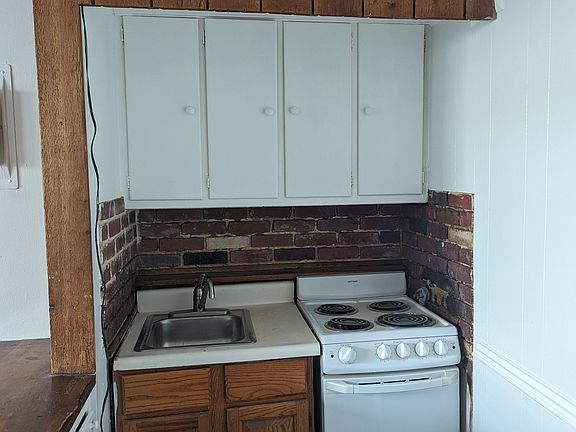 5th image of 2955 Fairfield Ave APT 10