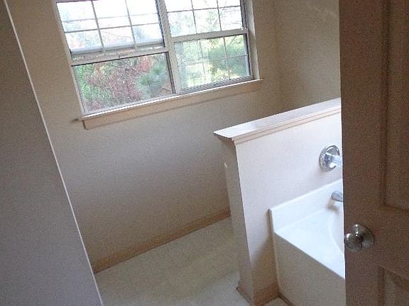 4th image of 1441 Glynview Cir