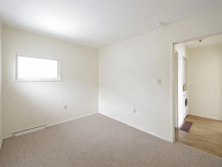 239 Crestmont Ave — Photo 16