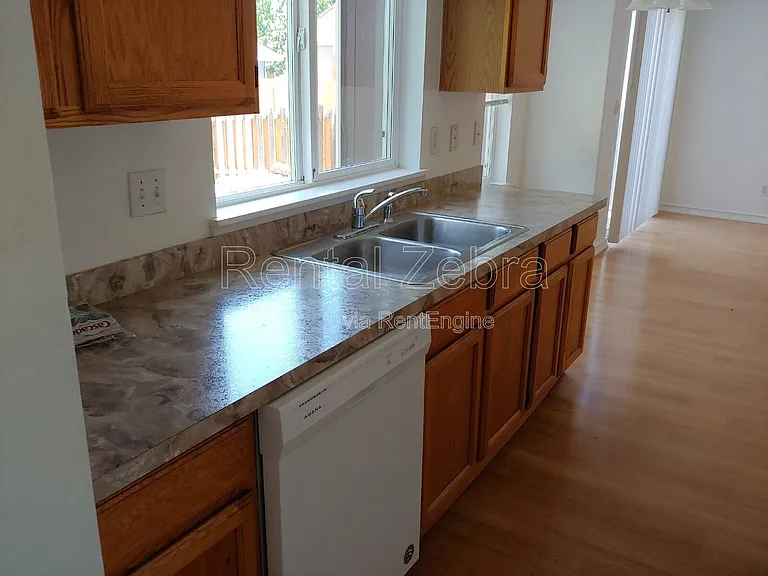 2945 SW Salmon Ave — Photo 4