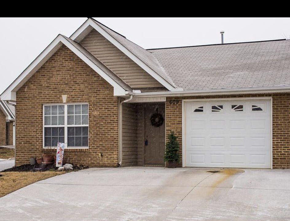 1st image of 609 Yellow Leaf Way