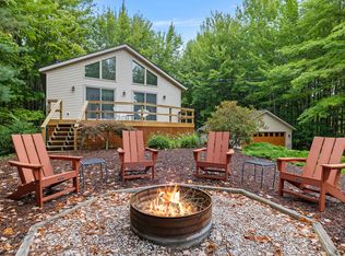 6475 Old Allegan Rd, Saugatuck, MI 49453