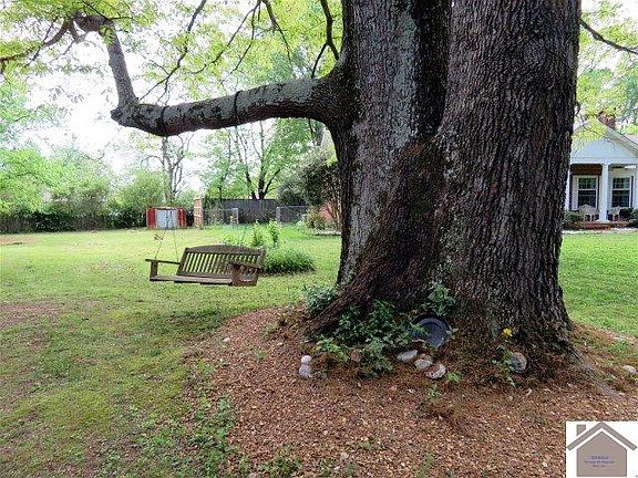 3rd image of 1219 Dogwood Dr