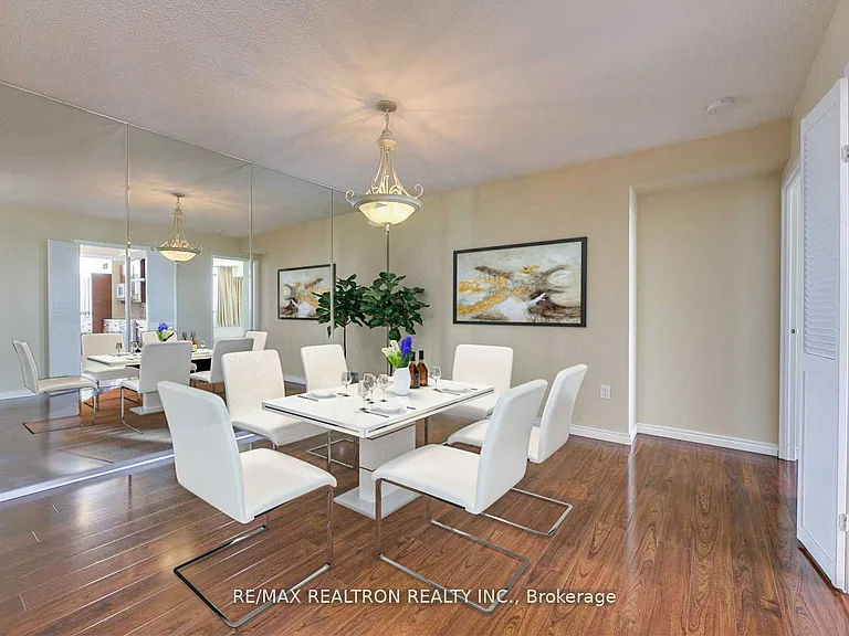 7460 Bathurst St #1609 — Photo 4