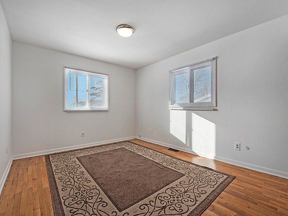 3rd image of 233 Arcadia Blvd