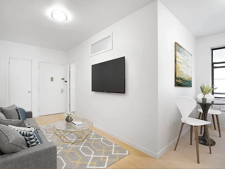 1644 Madison Ave #4R — Photo 2
