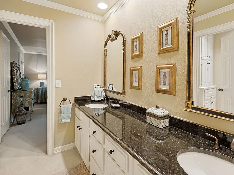 6908 Park Ln — Photo 22