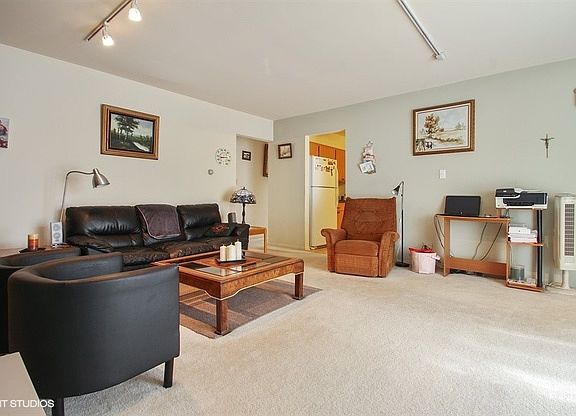 4th image of 3310 N Harlem Ave APT 204