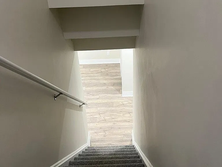 130 Nicholas Cres #BASEMENT — Photo 2