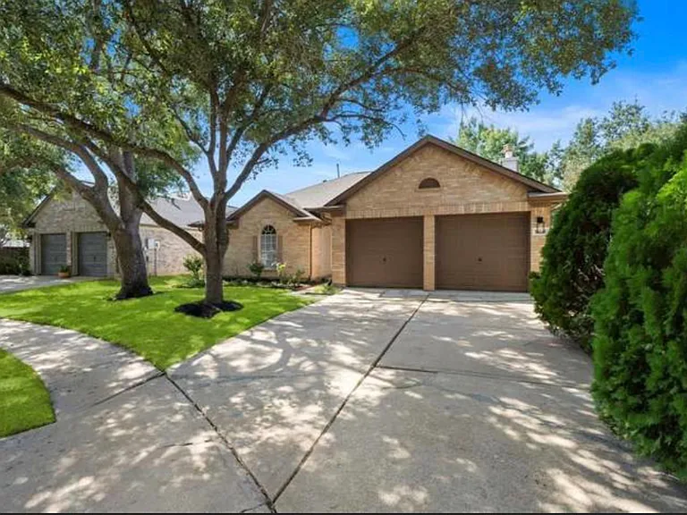 Branching Oak Ct — Photo 22