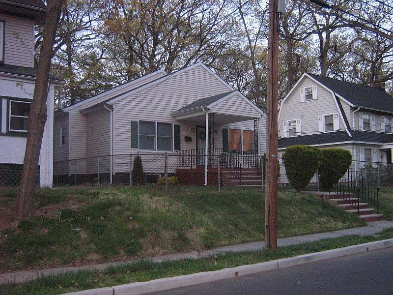 1st image of 245 Stirling Ave