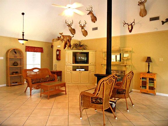3rd image of 423 County Road 439 E