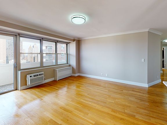 2nd image of 310 Greenwich St APT 31K
