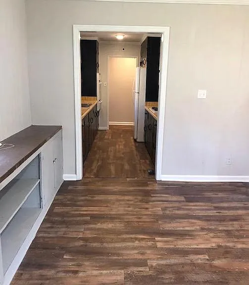 425 Rogers Ave — Photo 7