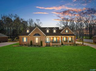 17594 Clearview St, Athens, AL 35611