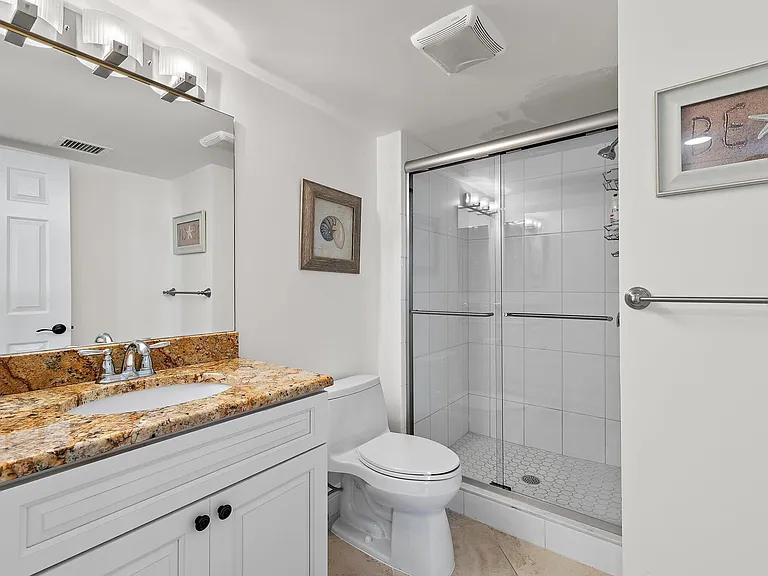 840 Ocean Dr #905 — Photo 28