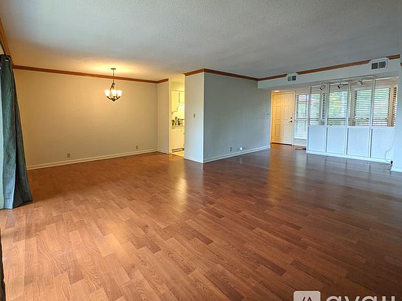 2nd image of 189 Berlin Dr