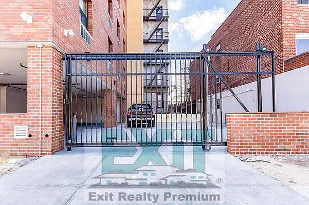 Rented by EXIT Realty Premium | media 11