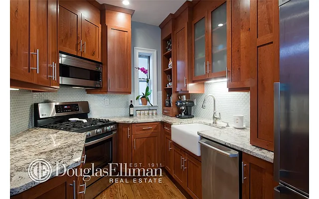 Sold by Douglas Elliman | media 8