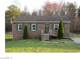 1951 Clover Trl, Walkertown, NC 27051