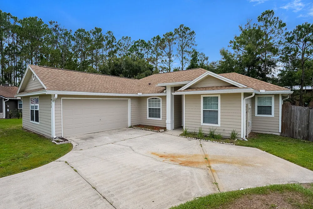 3 bed, 2.0 bath, 1383 sqft, $2,010 — Photo 3