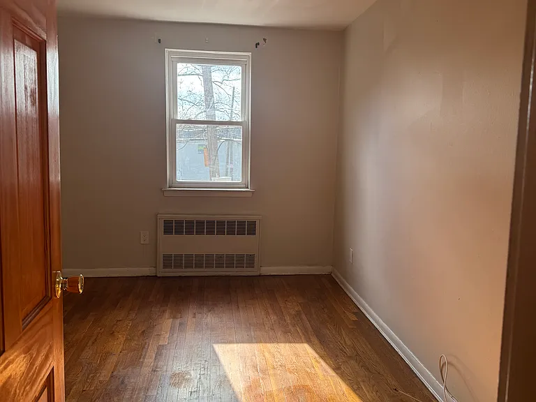 660 E 58th St #2 — Photo 5