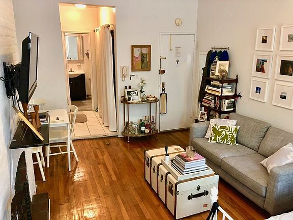 3rd image of 237 E 79th St APT 2C