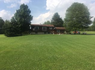 9437 Hanmore Rd, Conneaut Lake, PA 16316