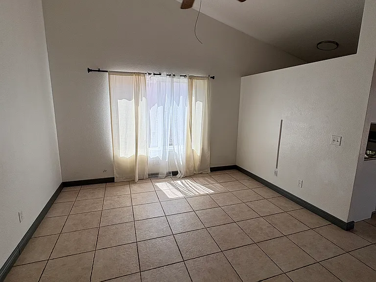 1654 W Twin Ridge Rd — Photo 4