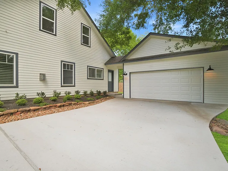 502 Louisa St — Photo 43