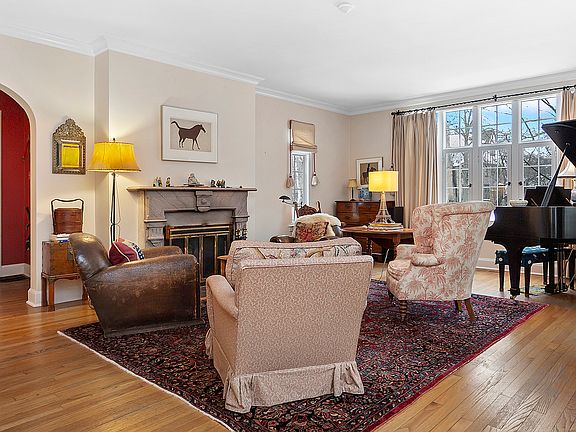 2nd image of 2514 Marcy Ave