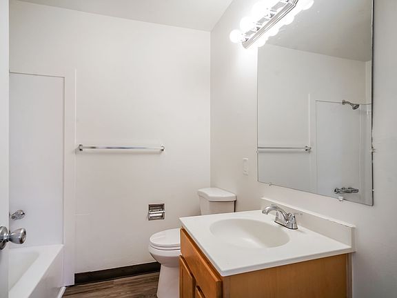 3rd image of 825 NW 23rd St #38