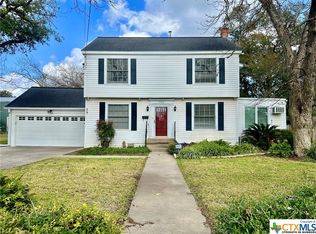703 Coke St, Yoakum, TX 77995
